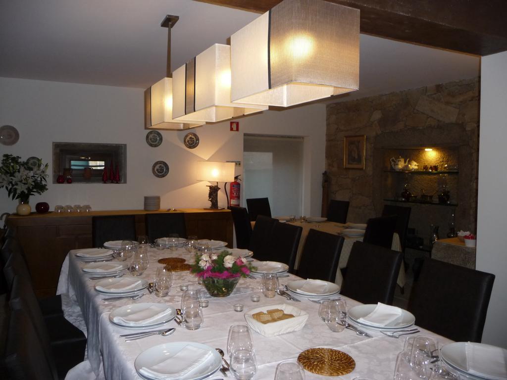 Casa Dos Pocos Hotel Vilar Torpim Екстериор снимка